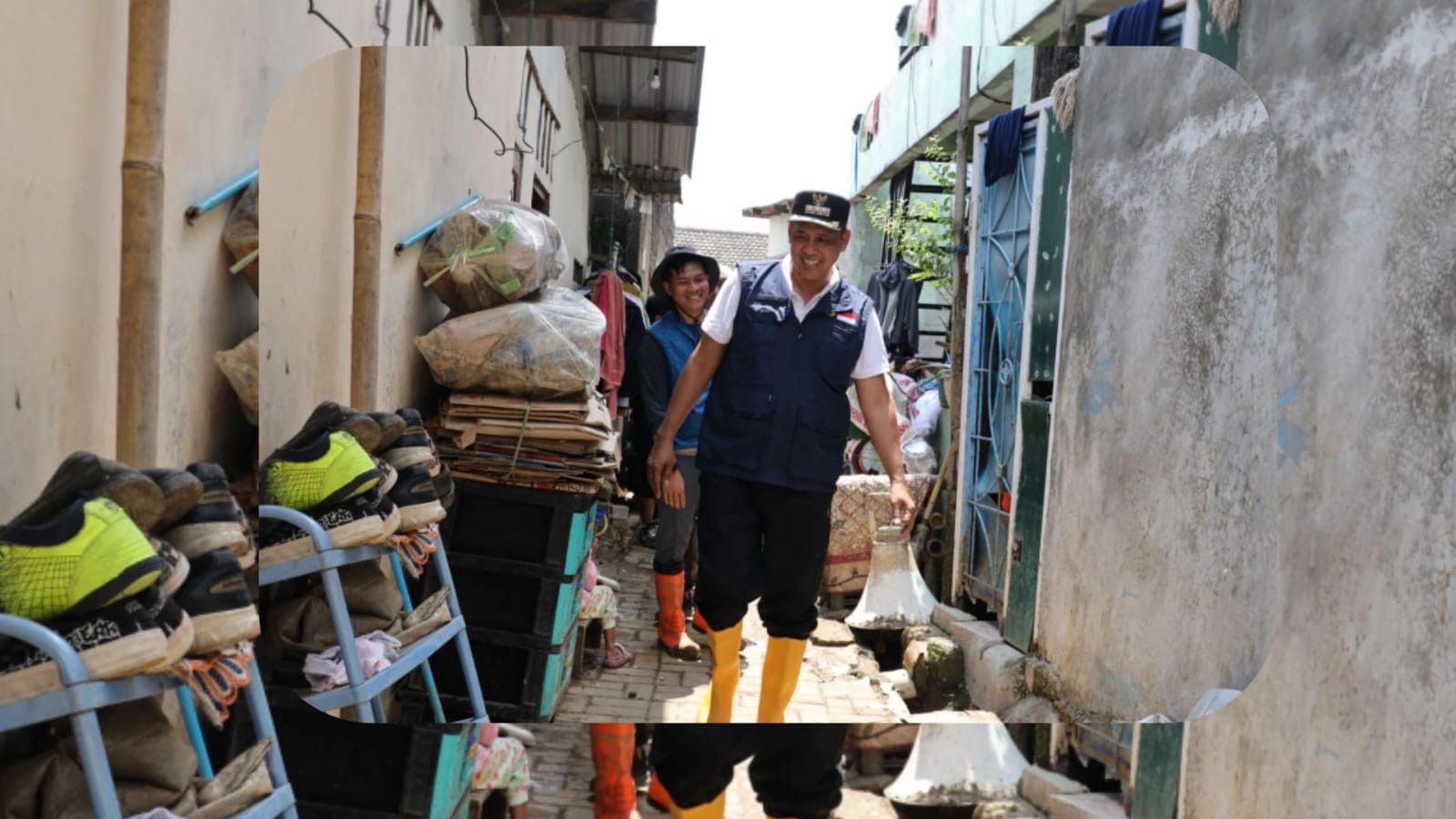 Wali Kota Bekasi Tri Adhianto Turun Langsung Bersihkan Sisa Banjir di Bekasi Jaya, Warga Apresiasi Respons Cepat