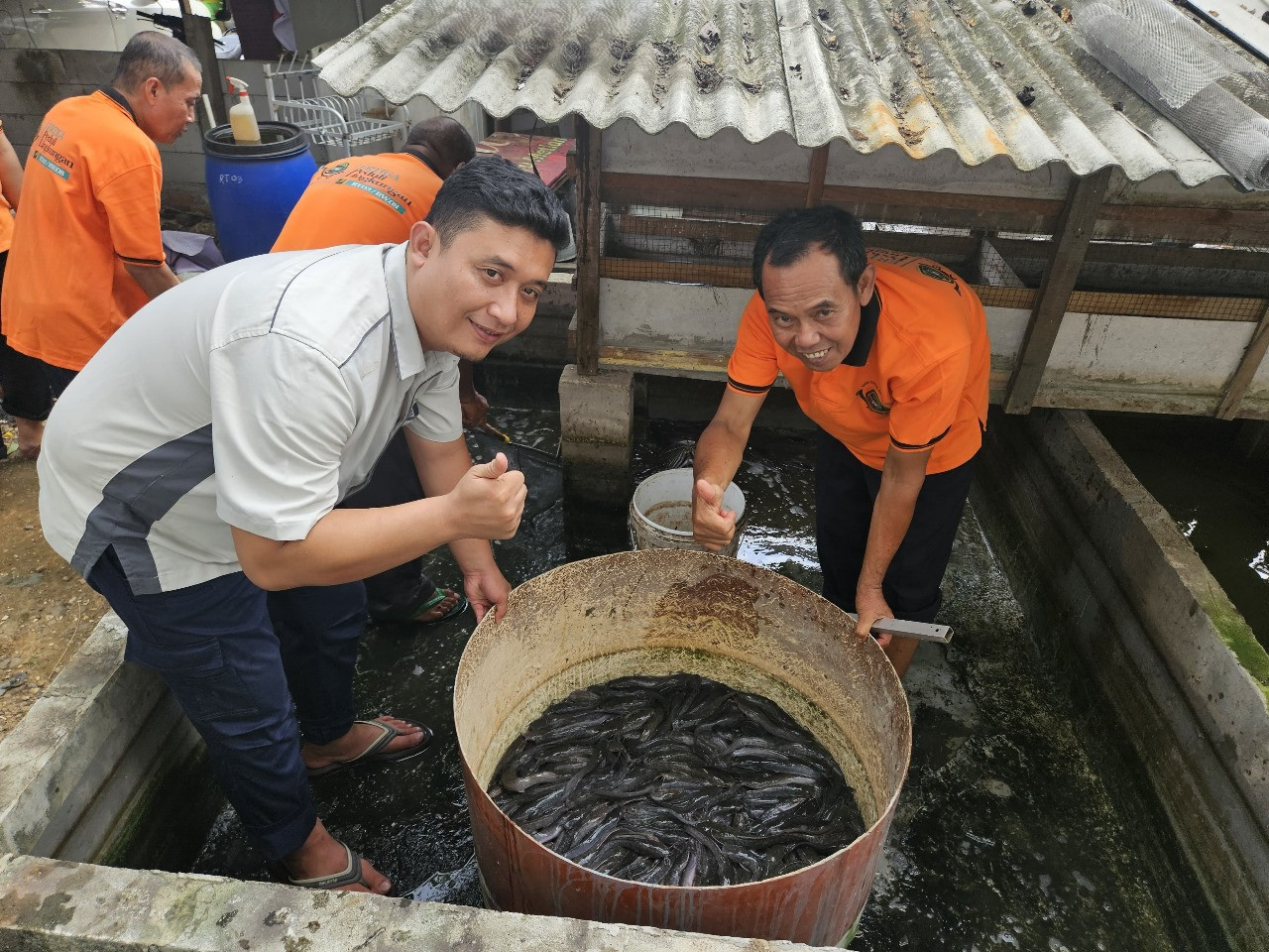 FajarPaper Sukseskan Panen Lele, Dukung Kemandirian Ekonomi Warga Binaan