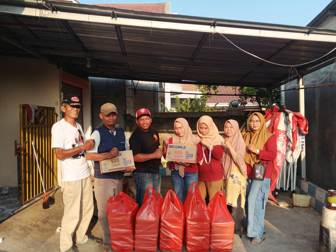 PAC Gerindra Tambun Selatan Gelar Jumat Berkah di Wilayaj Sumberjaya