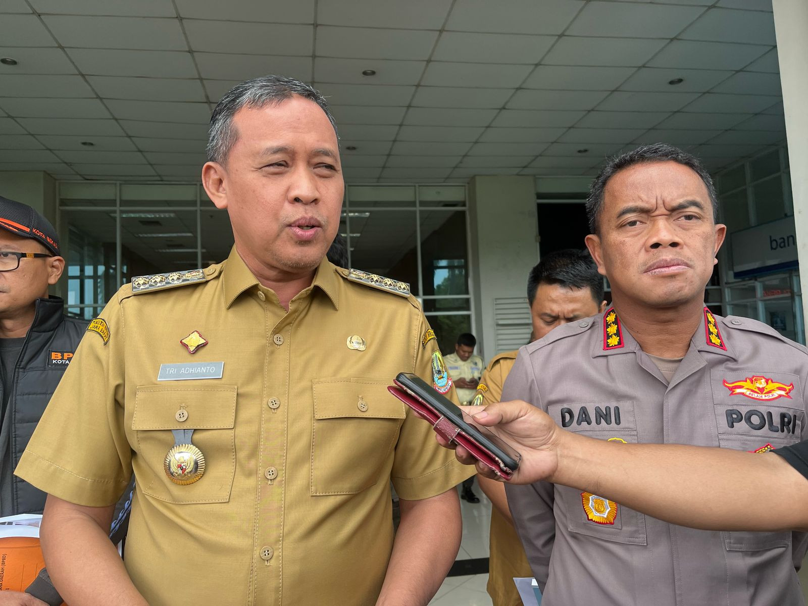 Pemkot Bekasi Gerak Cepat Tangani Banjir: Evakuasi Warga dan Persiapan Pengungsian Ditingkatkan