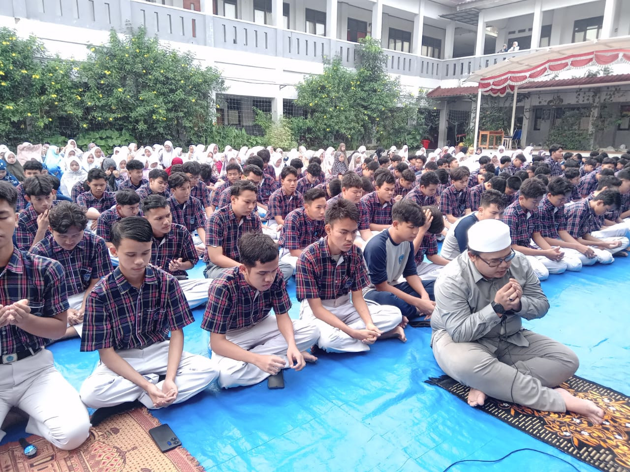SMAN 6 Tambun Selatan Bangun Karakter Siswa Lewat Pembiasaan Positif dan Pengawasan Penggunaan Teknologi