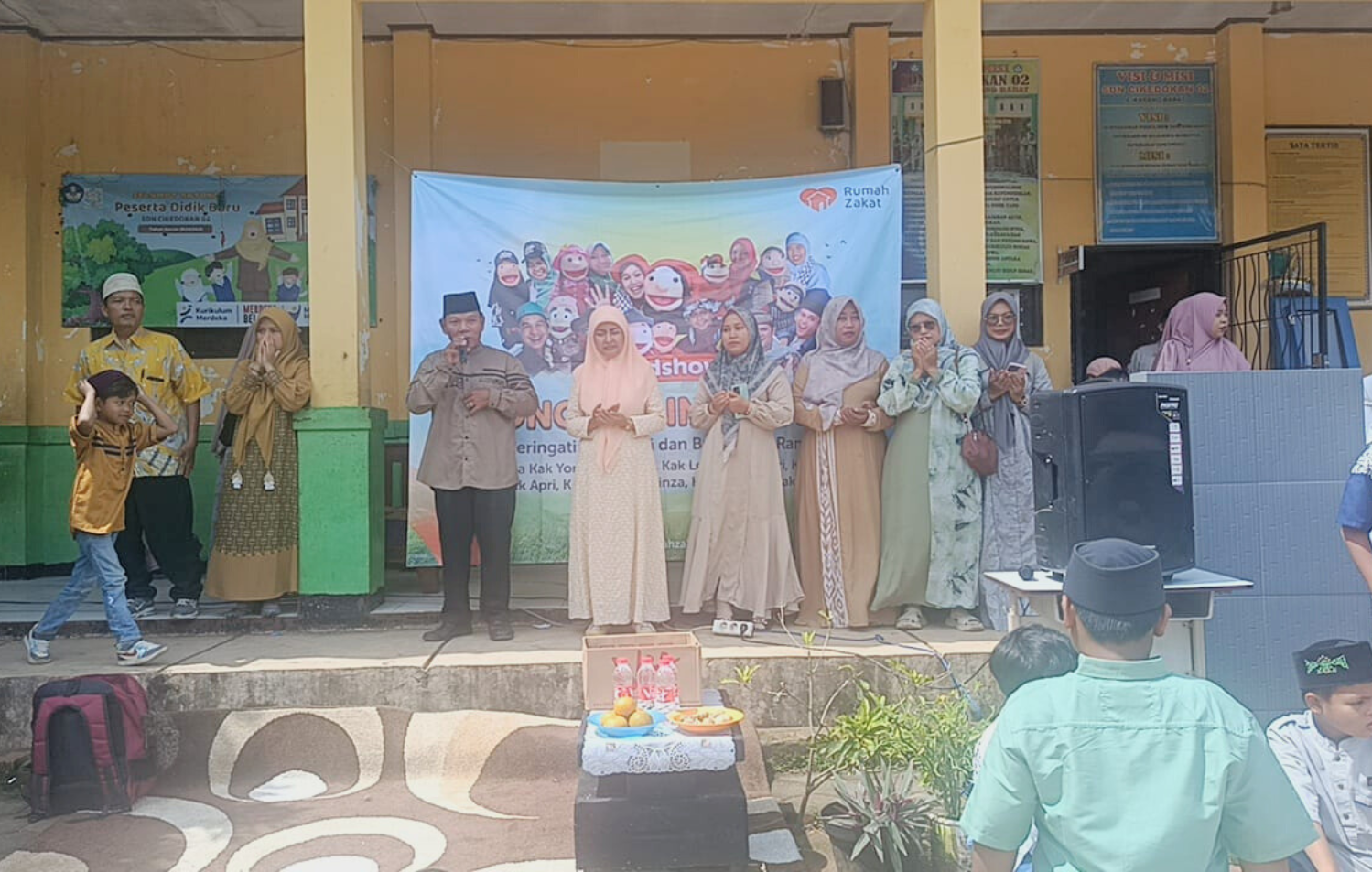 SDN Cikedokan 02 dan Rumah Zakat Bekasi Gelar Roadshow Dongeng, Tanamkan Nilai Religius dan Kepedulian Sosial