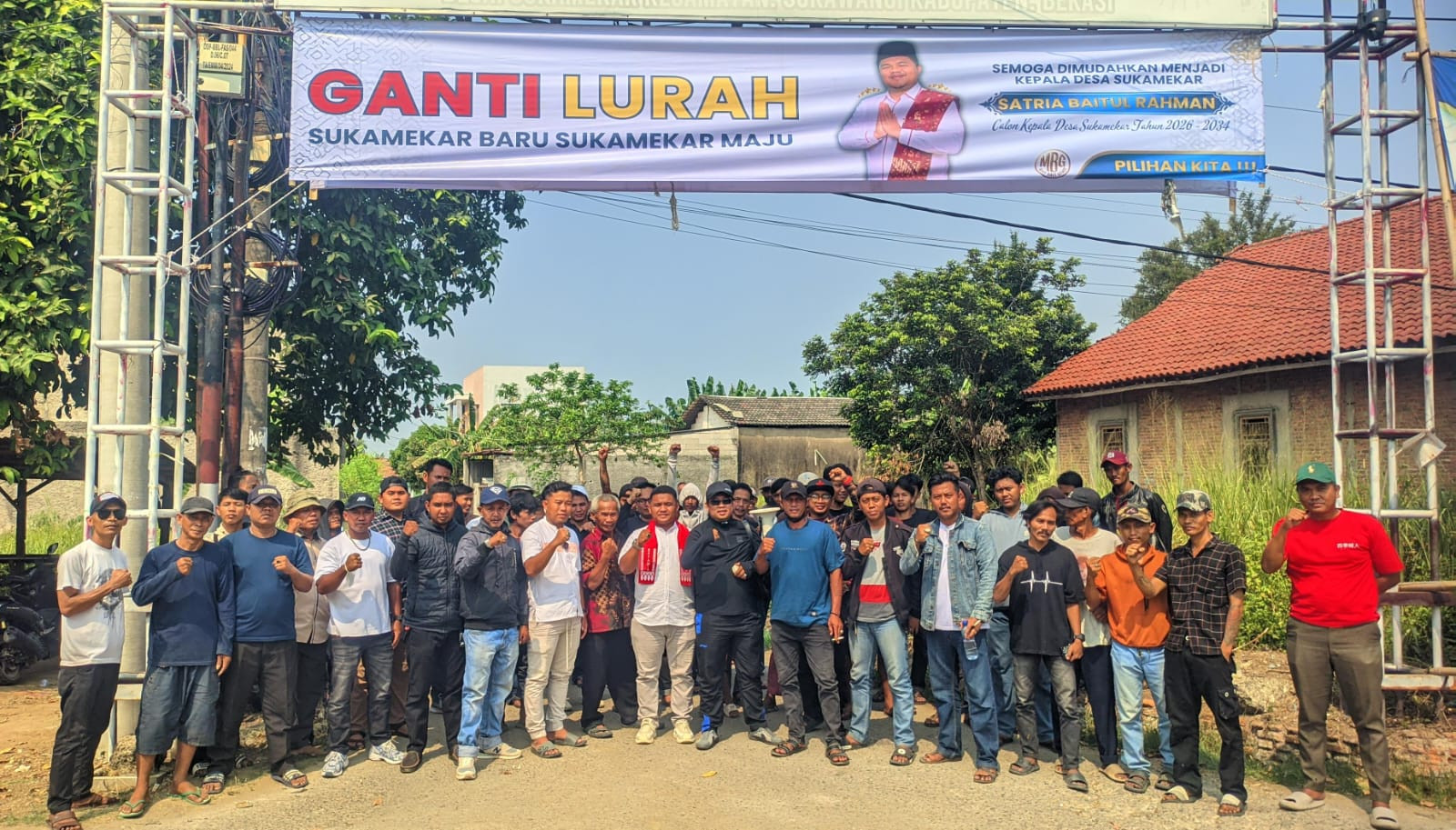 Gaungkan Semangat Perubahan di Sukamekar, Ratusan Tokoh Muda Kawal Pemasangan Banner Satria Baitul Rahman