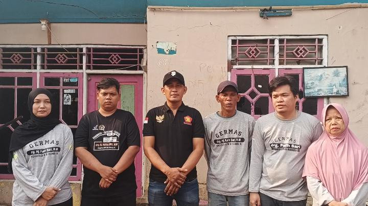 Jumat Berkah Gerindra Tambun Selatan, Ratusan Paket Makanan Dibagikan untuk Warga Setiadarma