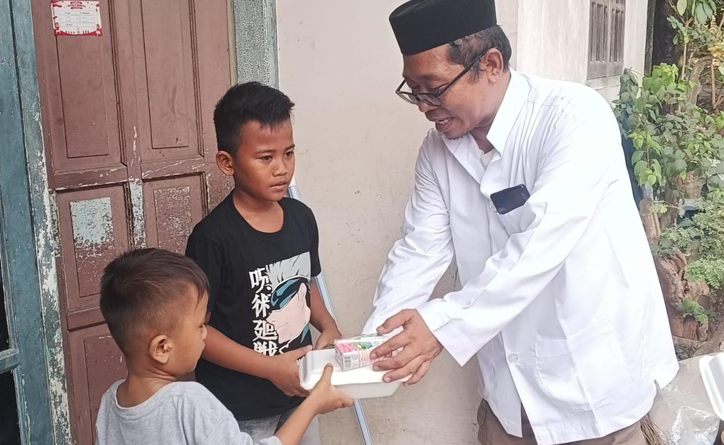 Lewat Jumat Berkah, Gerindra Tambun Selatan Perkuat Kepedulian Sosial di Tengah Masyarakat Lambangjaya