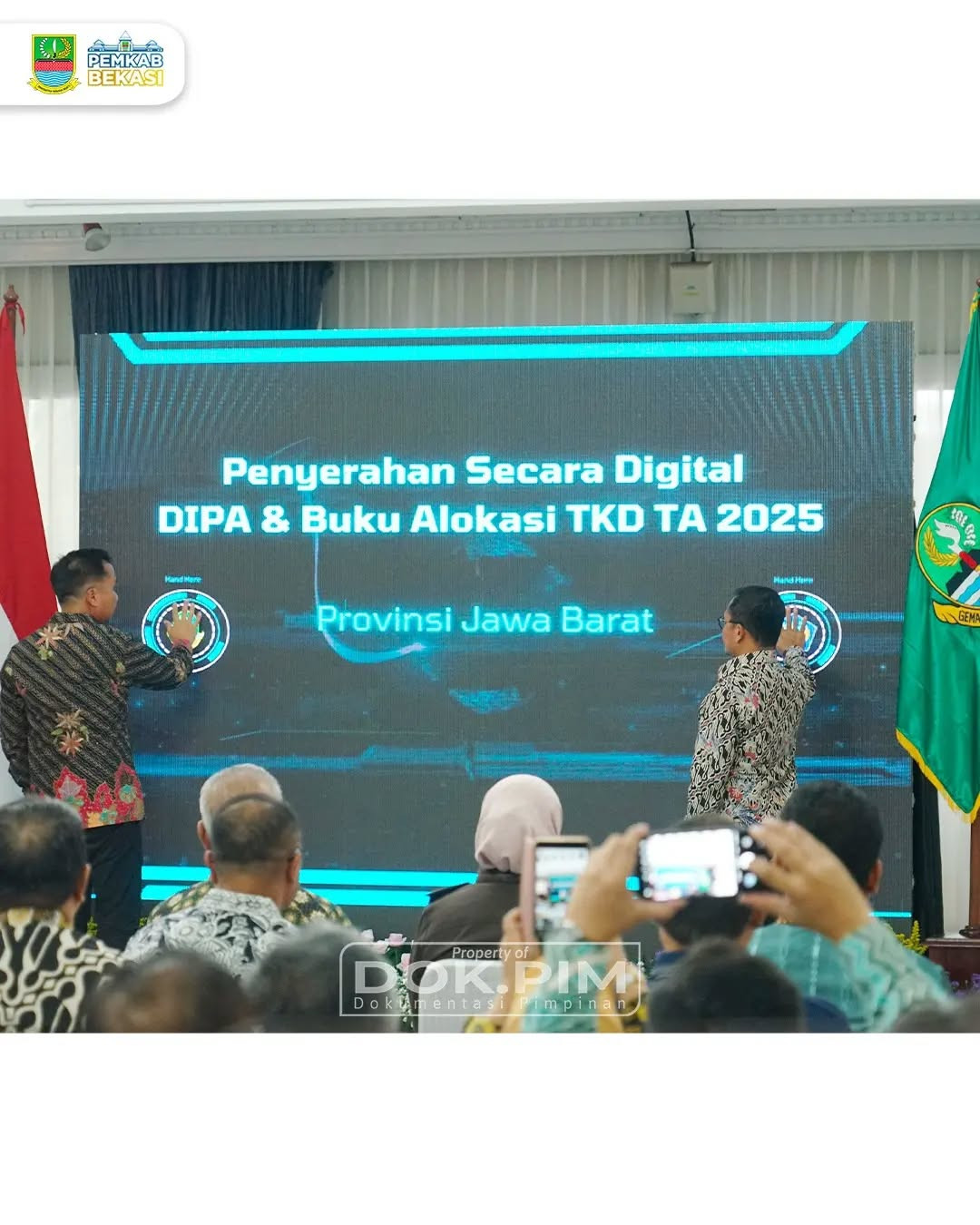Pj. Bupati Bekasi Hadiri Penyerahan DIPA dan Buku Alokasi TKD Tahun 2025 di Gedung Pakuan