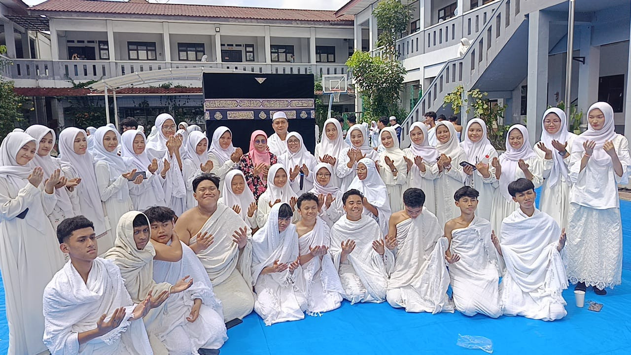 SMAN 6 Tambun Selatan Gelar Ujian Praktik Manasik Haji bagi Siswa Kelas XII