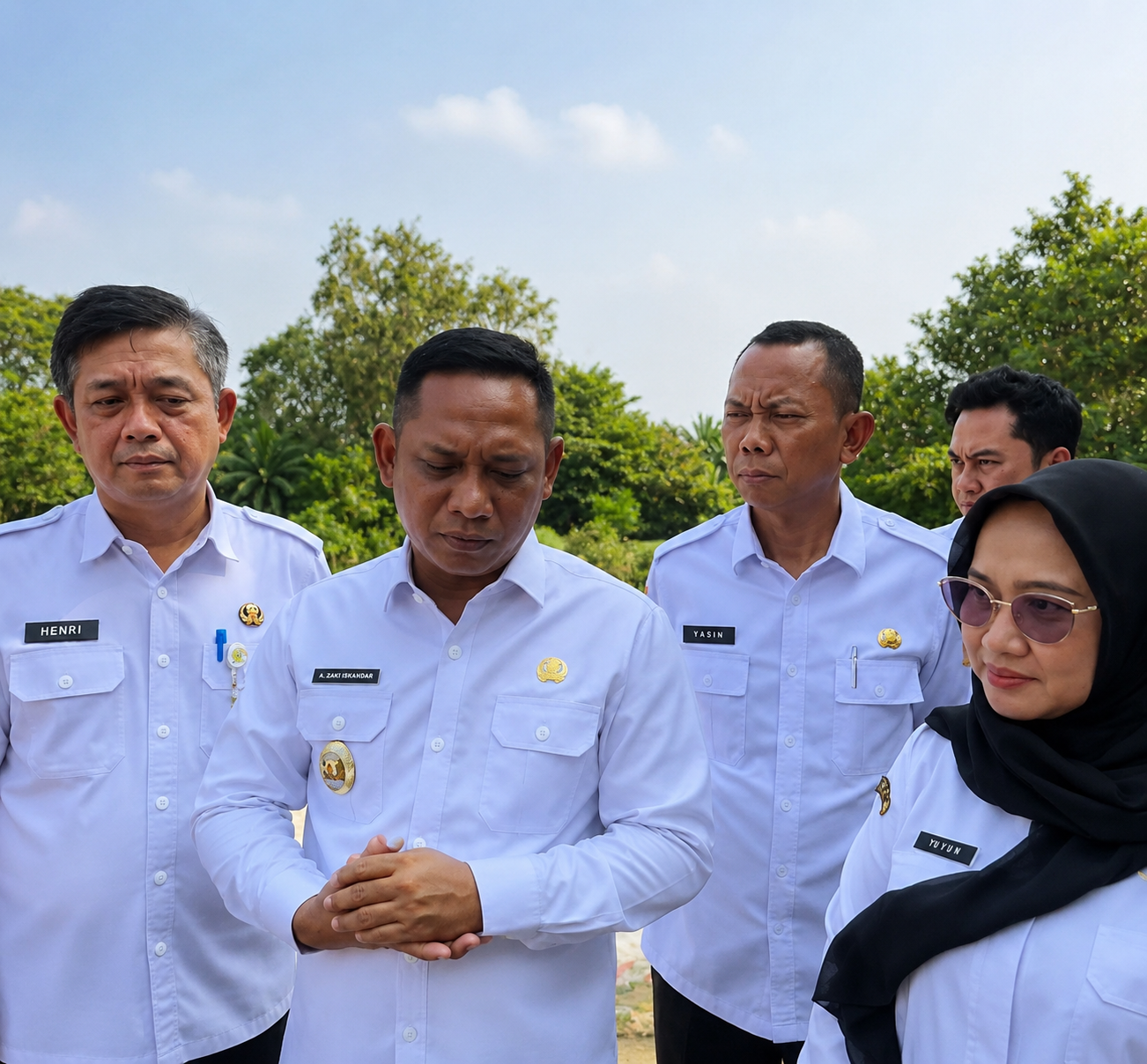Tinjau Langsung Jalan CBL yang Longsor, Plt Bupati Bekasi Dr. Asep Surya Atmaja Pastikan Perbaikan Permanen Segera Dimulai