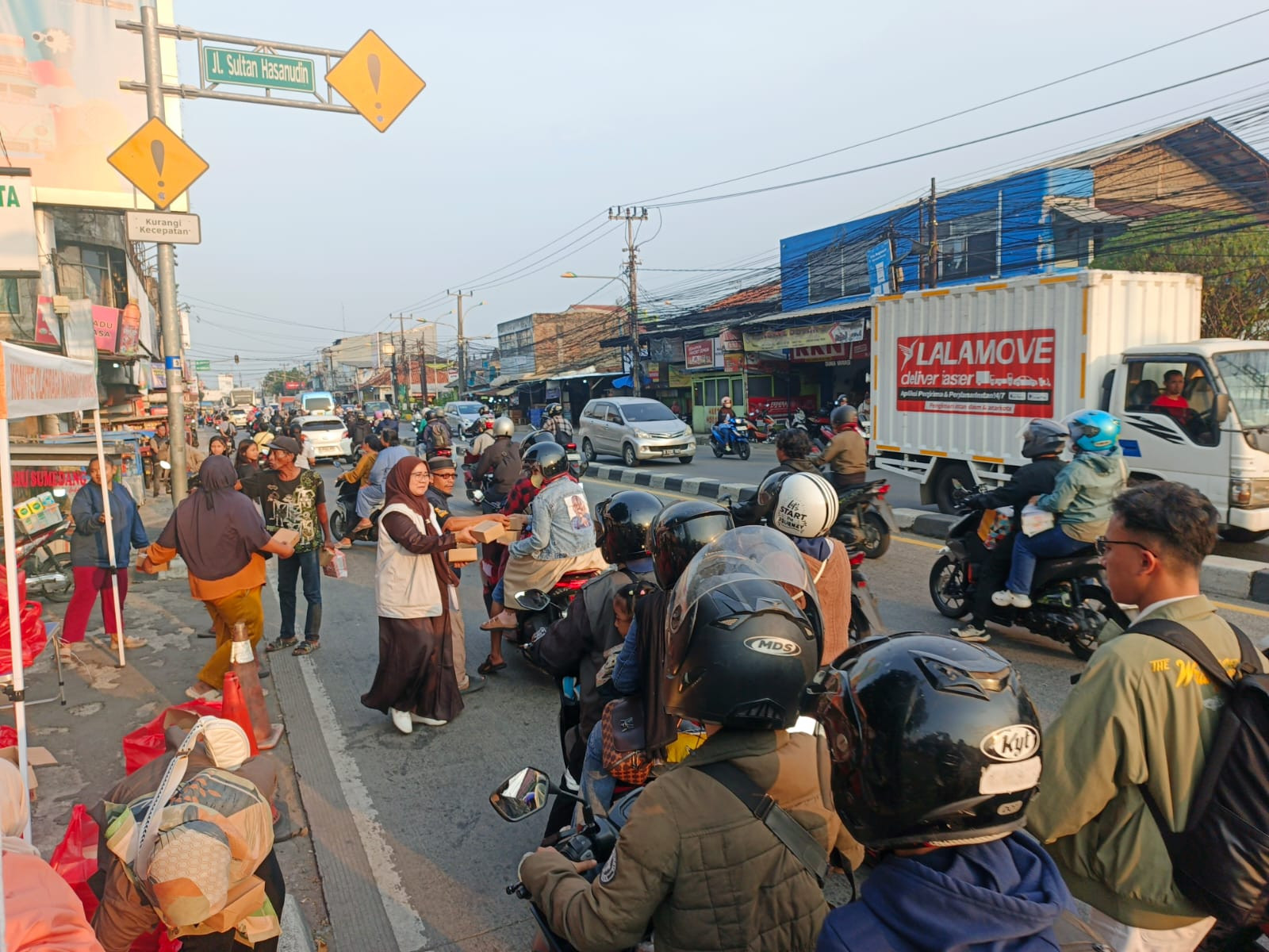 KORMI Bekasi Turun ke Jalan: 1.000 Takjil Dibagikan, Soliditas Organisasi Ditegaskan