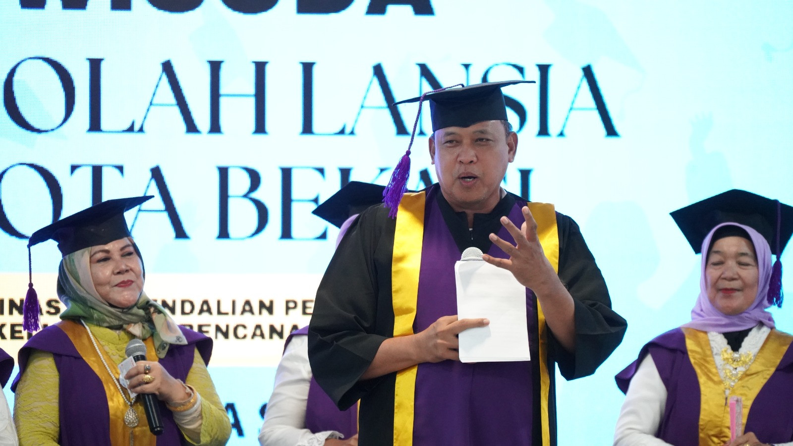 Tri Adhianto: Wisuda Lansia Bukti Nyata Kota Bekasi Dukung Pembelajaran Sepanjang Hayat