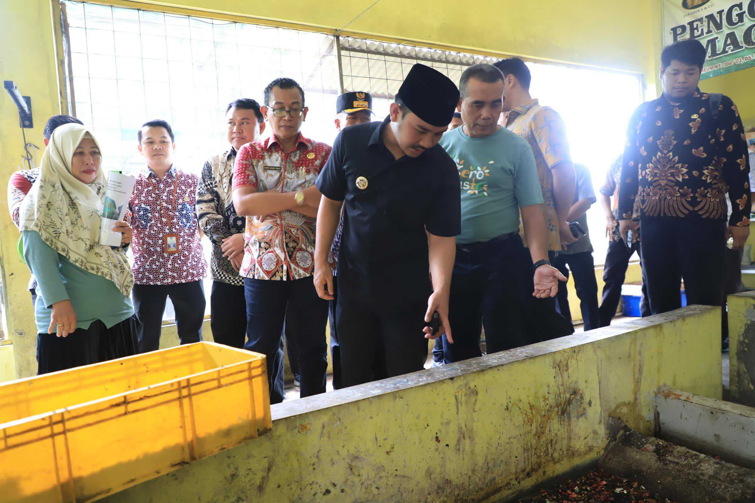 Bupati Bekasi Tinjau Pusat Daur Ulang, Dorong Pengelolaan Sampah Berbasis Komunitas dan Ekonomi Sirkular