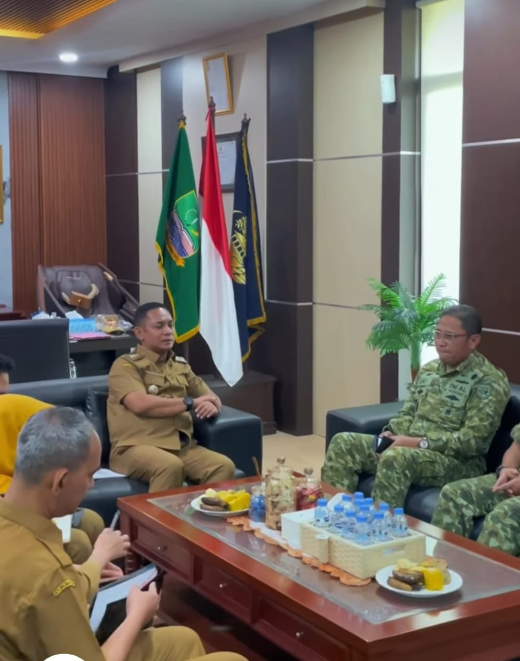 Perkuat Sinergi Maritim dan Ketahanan Wilayah, Plt. Bupati Bekasi Terima Kunjungan Kerja Dankodaerah III TNI AL
